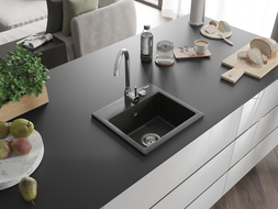 Mexen Milo гранитна кухненска мивка с 1 гнездо и кухненски смесител Telma, черен/златен - 6505-75-670200-00